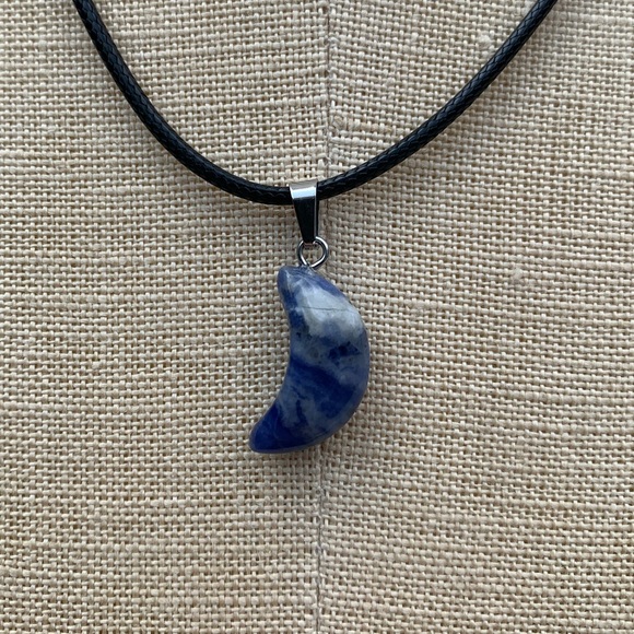Handmade Genuine Stone Moon Amulet Necklace - Picture 4 of 8